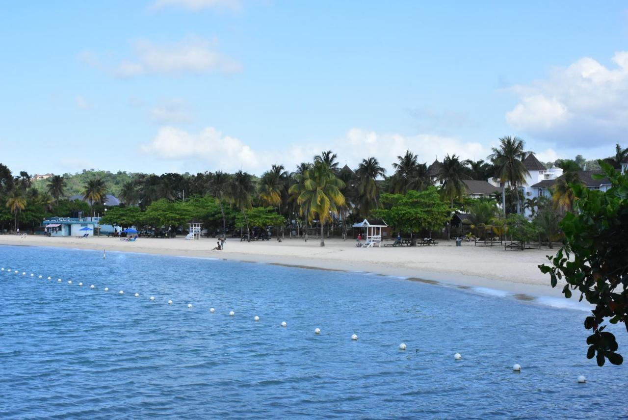 Czar'S Sanctuary- Apt B4 At Sandcastle Ocho Rios Esterno foto